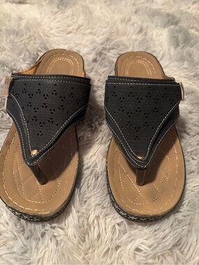 Black Laser-Cut Toe-Post Sandals with Tan Footbed